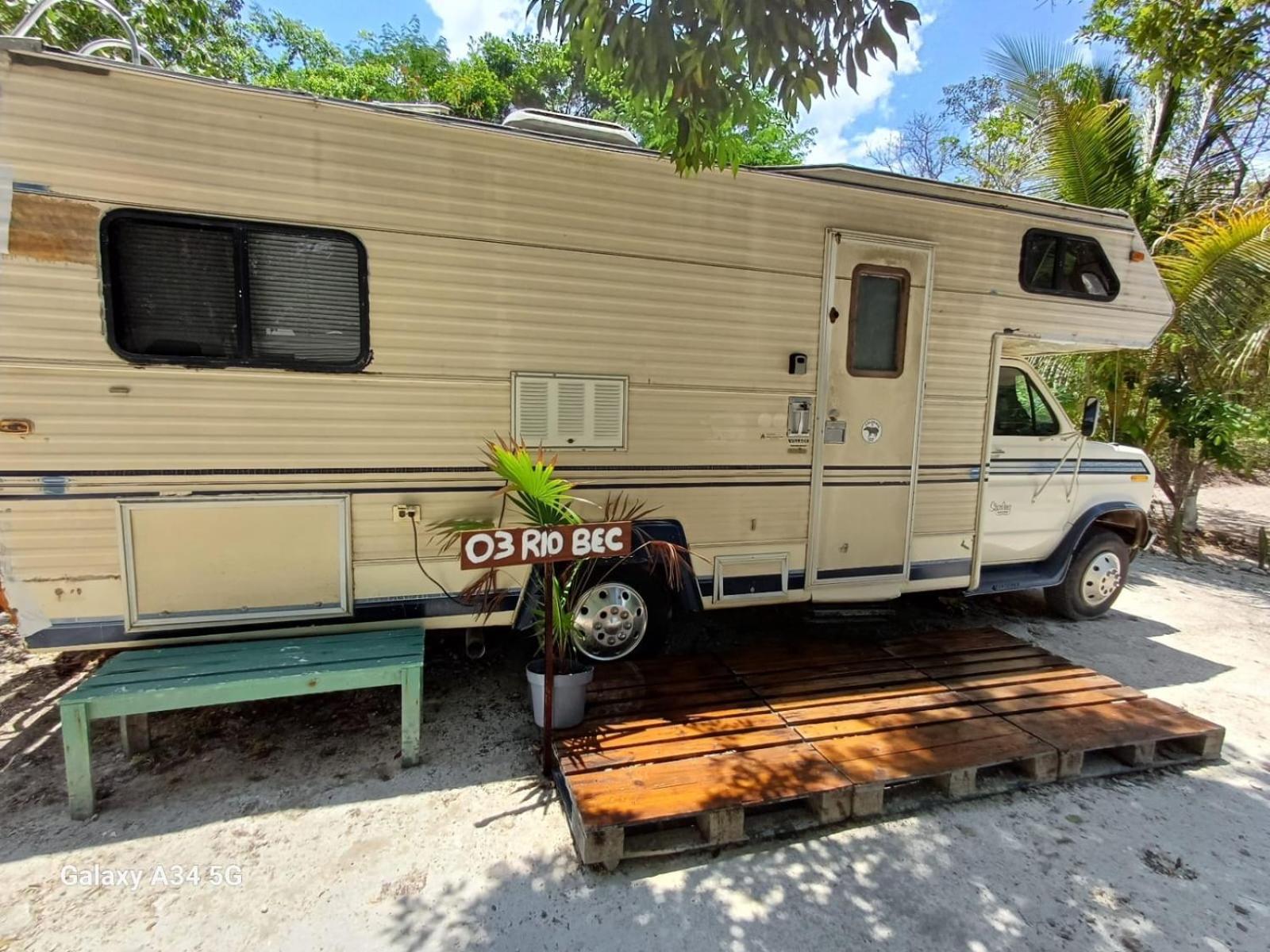Momotoh Camper Hotell Xpujil Exteriör bild